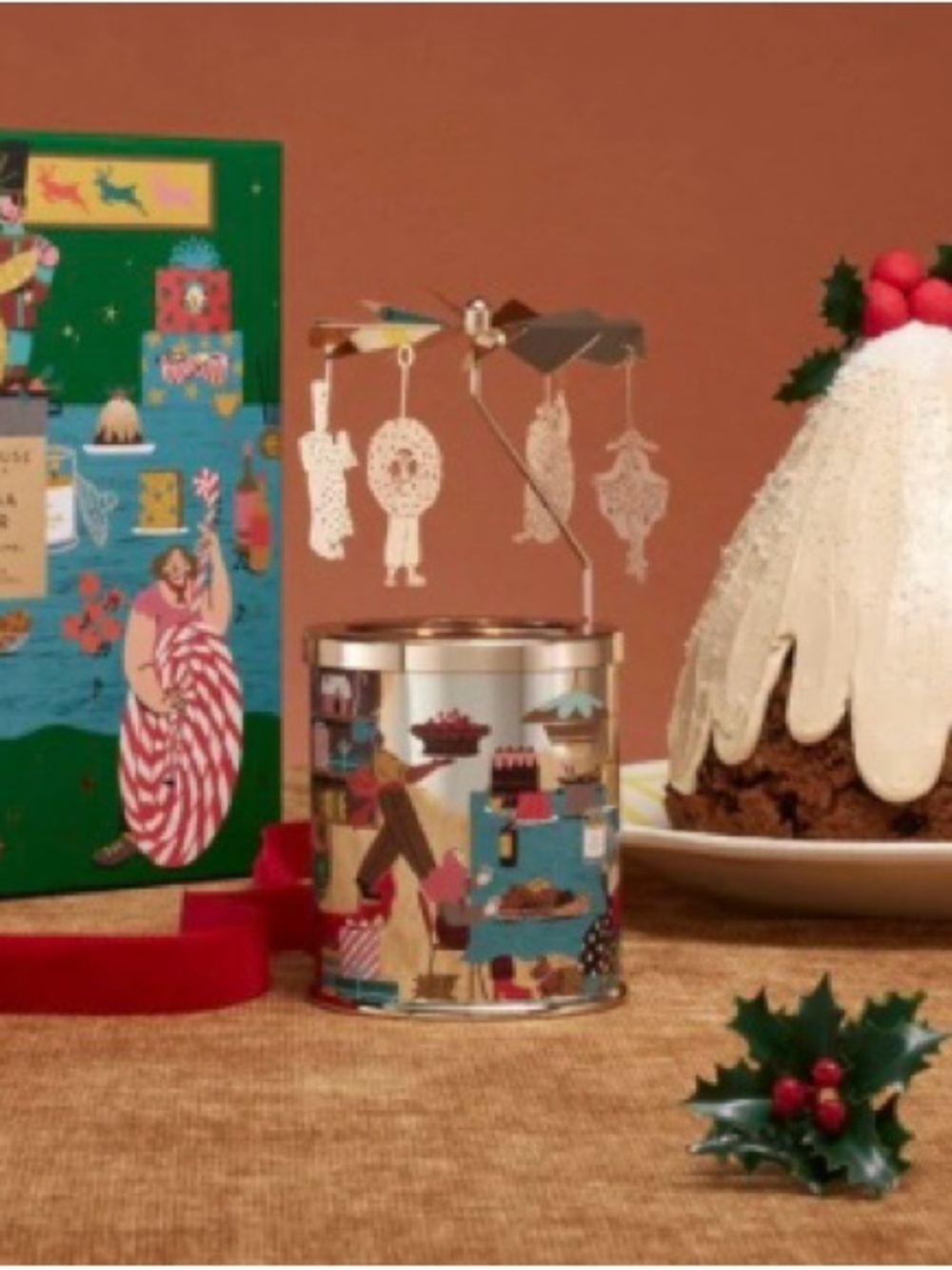 GLASSHOUSE Spinning Carousel A TAHAA AFFAIR Limited Edition Soy Candle Ornament